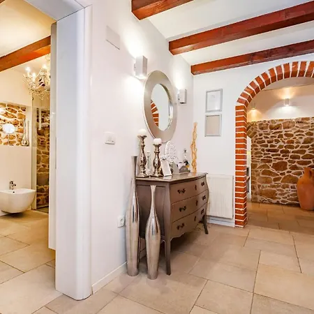Awesome In With Outdoor Swimming Pool, Wifi And 3 Bedrooms * Slivnica
