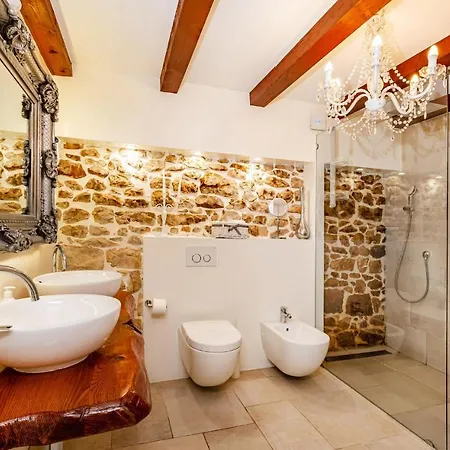 Awesome In With Outdoor Swimming Pool, Wifi And 3 Bedrooms * Slivnica