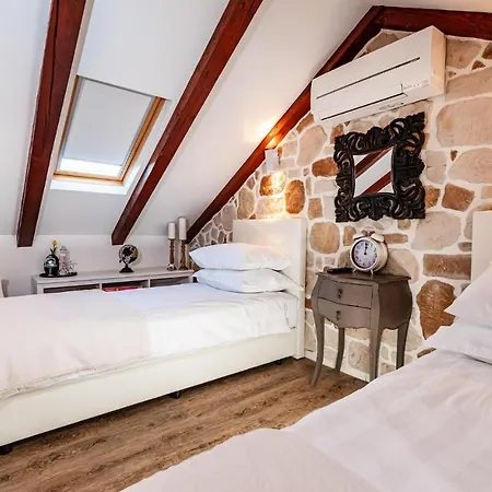 Awesome In With Outdoor Swimming Pool, Wifi And 3 Bedrooms Casa vacanze *