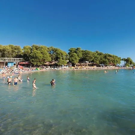 Awesome In With Outdoor Swimming Pool, Wifi And 3 Bedrooms * Slivnica