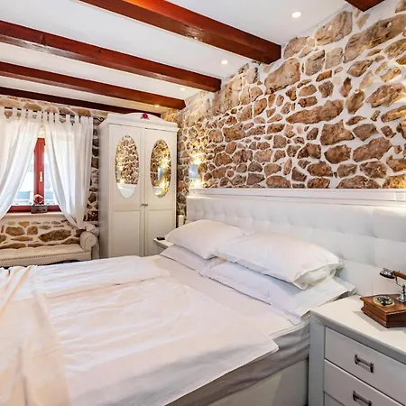 Awesome In With Outdoor Swimming Pool, Wifi And 3 Bedrooms Casa vacanze