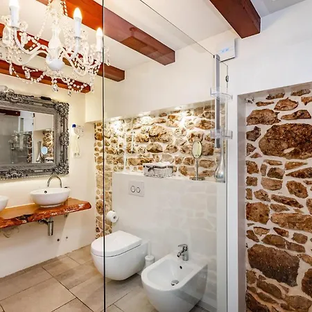 Awesome In With Outdoor Swimming Pool, Wifi And 3 Bedrooms Casa vacanze